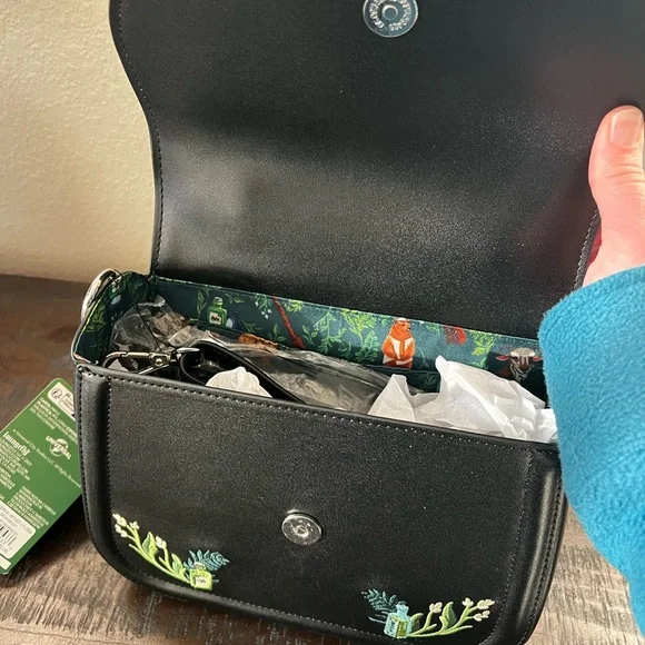 WICKED - I Feel Wicked Loungefly Embroidered Black Handbag - Picture 7 of 8